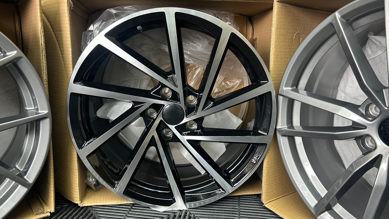 18" VW Spielberg Style in Black with Machined Face